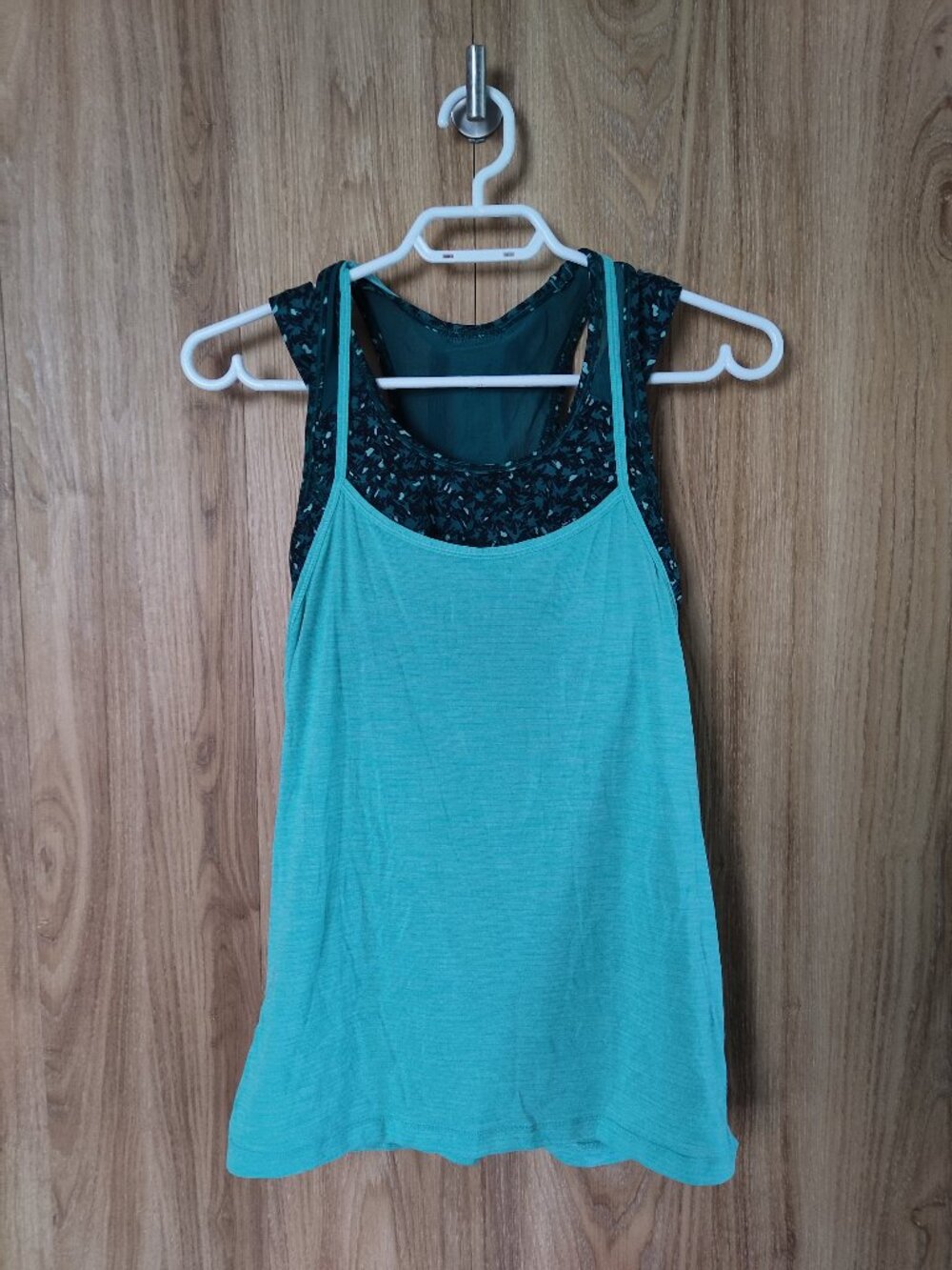 Lululemon tank with built in bra